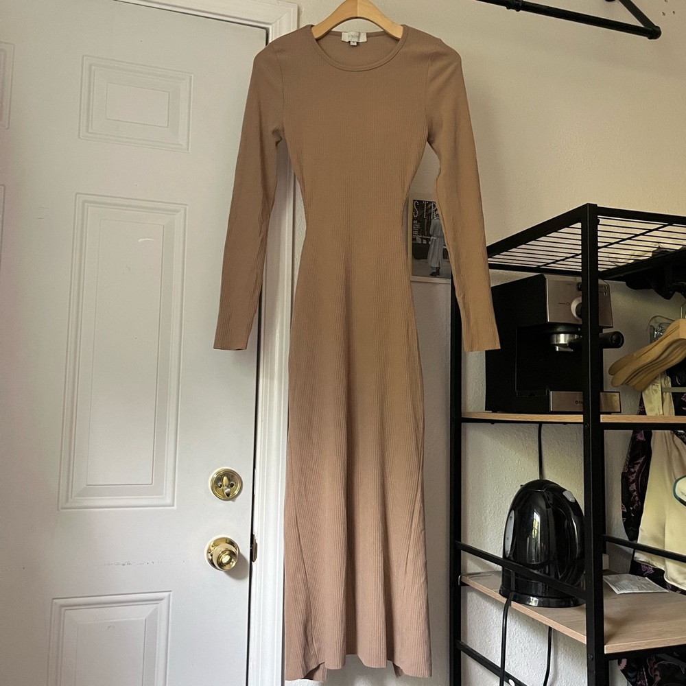 NWOT MINIM LA tan long sleeve cutout back midi maxi dress